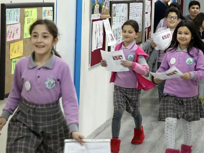 Yarıyıl Tatilinde Karne Heyecanı