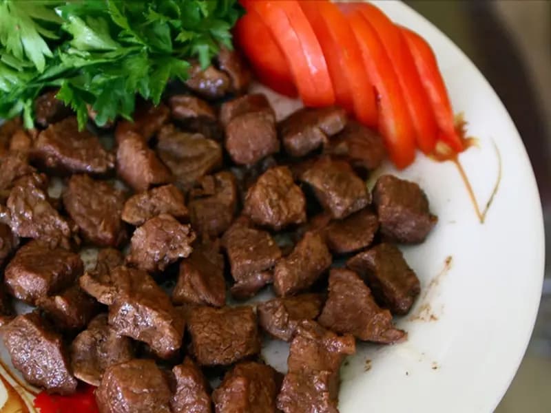 Mersin'deki Aşevinde Kavurmadan Yarış Atı Çipi Çıktı