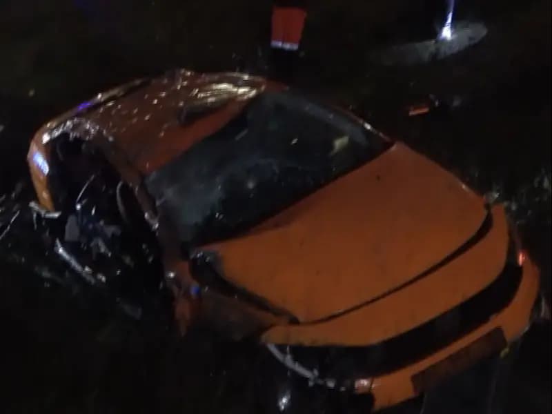 Pendik'te Bayramda Feci Kaza: Taksi Su Kanalına Uçtu, 3 Ölü