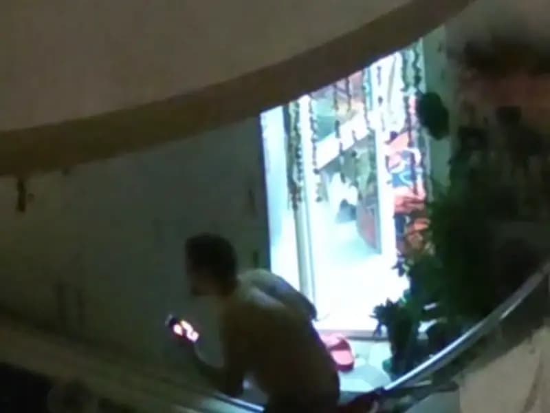 Adana'da Genç, Kendini ve Evi Yakacağını Söyledi