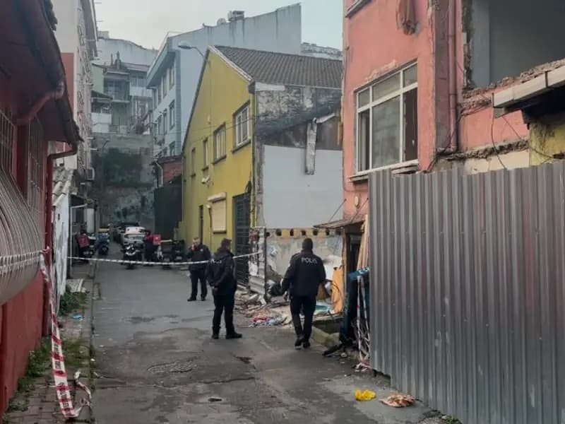 Beyoğlu'nda Çıkan Yangında 1 Yaşındaki Bebek Hayatını Kaybetti