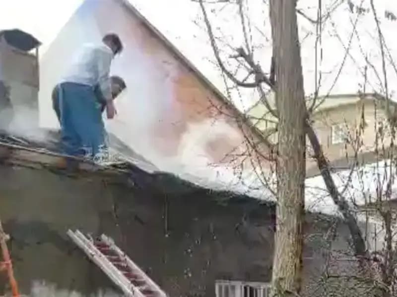 Hakkari'de Korkutan Yangın: Ev Küllere Döndü, Eşyalar Yanında Gitti