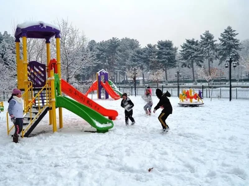 İstanbul'da Okullar Bir Gün Daha Tatil Edildi
