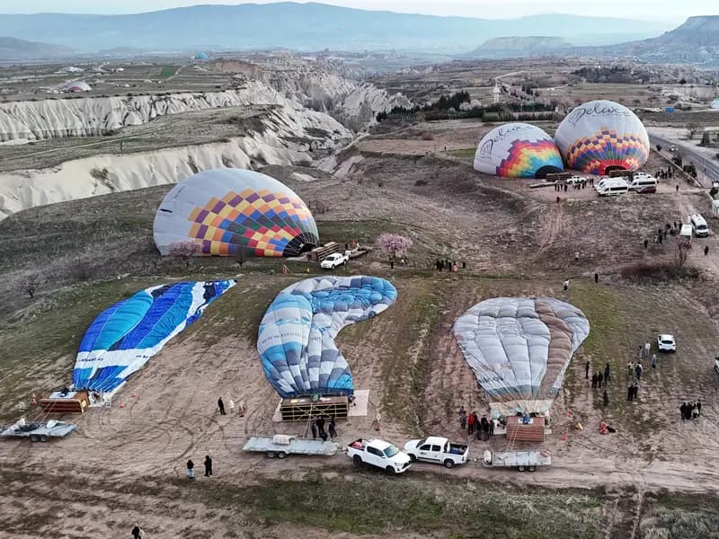 Kapadokya'da Rüzgar Nedeniyle Balon Turları İptal Edildi