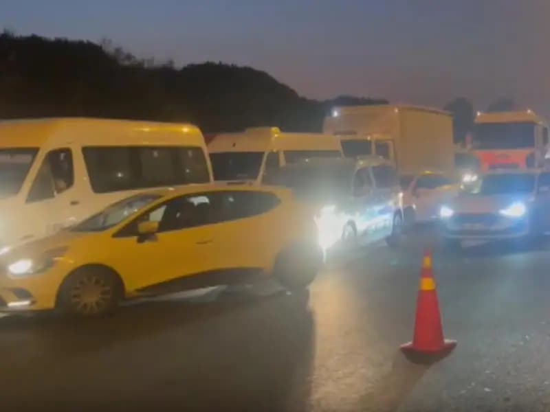 TEM Otoyolunda Kaza: Trafik Durma Noktasına Geldi