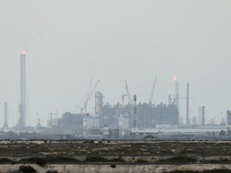 İran, Katar'daki LNG Tesisini Hedef Alarak Enerji Piyasalarını Sarsıyor