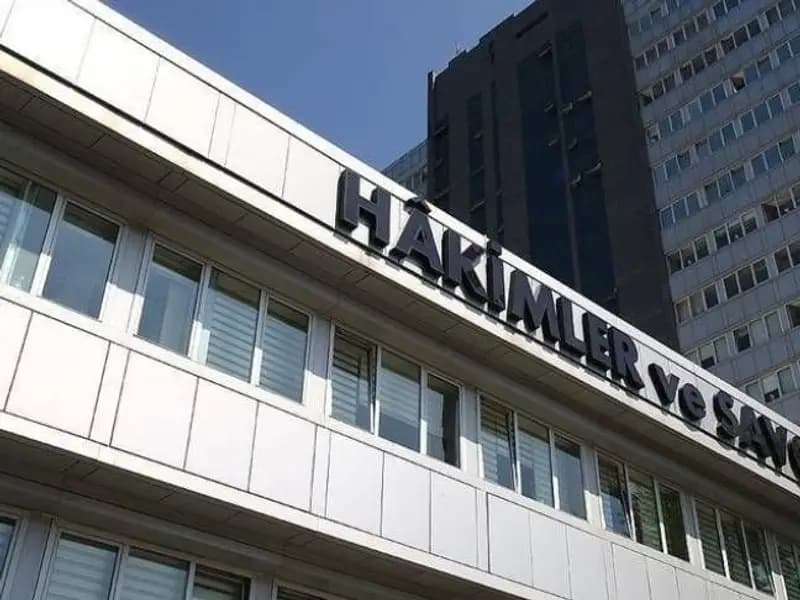 HSK, 12 Hakim ve Savcının Görev Yerini Değiştirdi