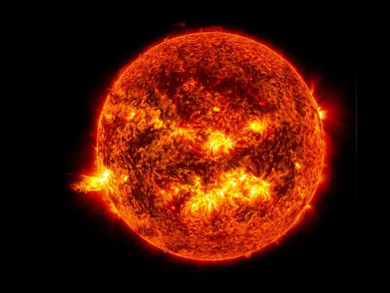 Güneş'in Göçü: Galaksinin Merkezinden Uzaklaştı mı?