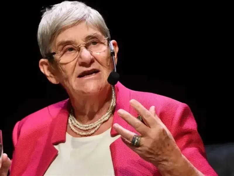 "Canan Karatay: 'Ağzınıza Bile Sürmeyin! Felç Riskini Artırıyor'"