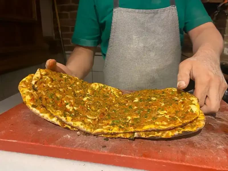 İstanbul'da Lahmacun Fiyatları Neden Semtlere Göre Değişiyor?