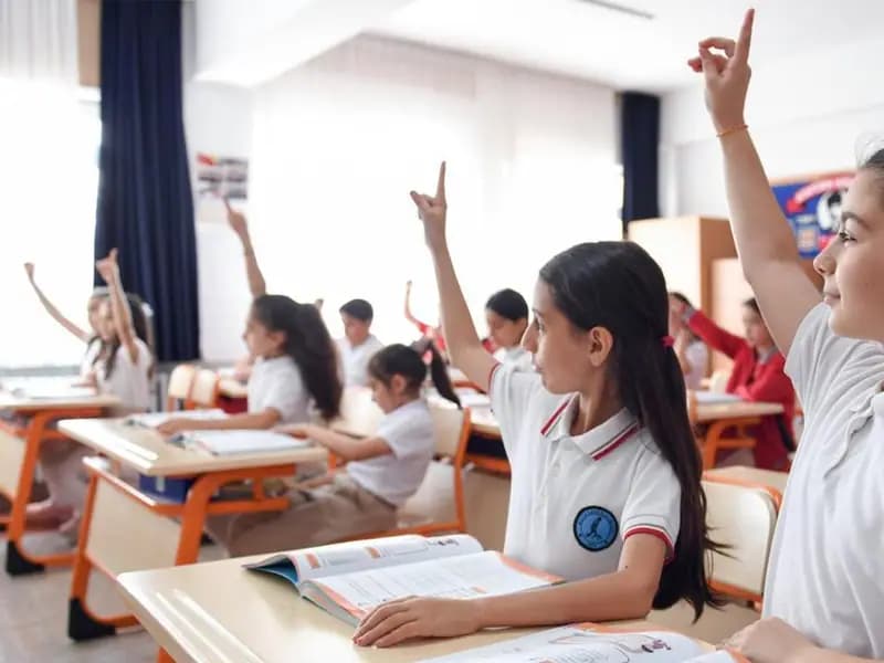 Okullarda kıyafet yönetmeliği yeni düzenlemelerle güncellendi