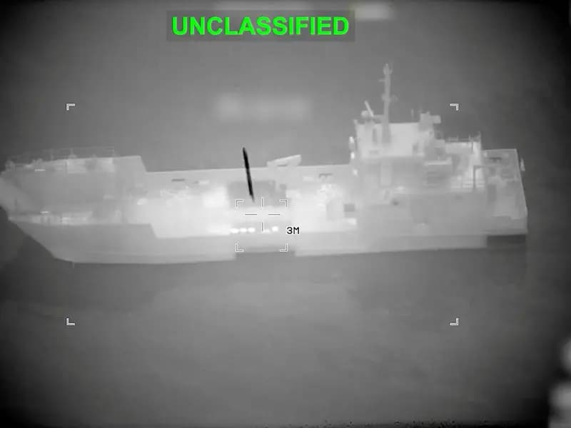 Hürmüz Boğazı'nda Kriz: İran 16 Tanker Vurdu, Deniz Trafiği Tehlikede