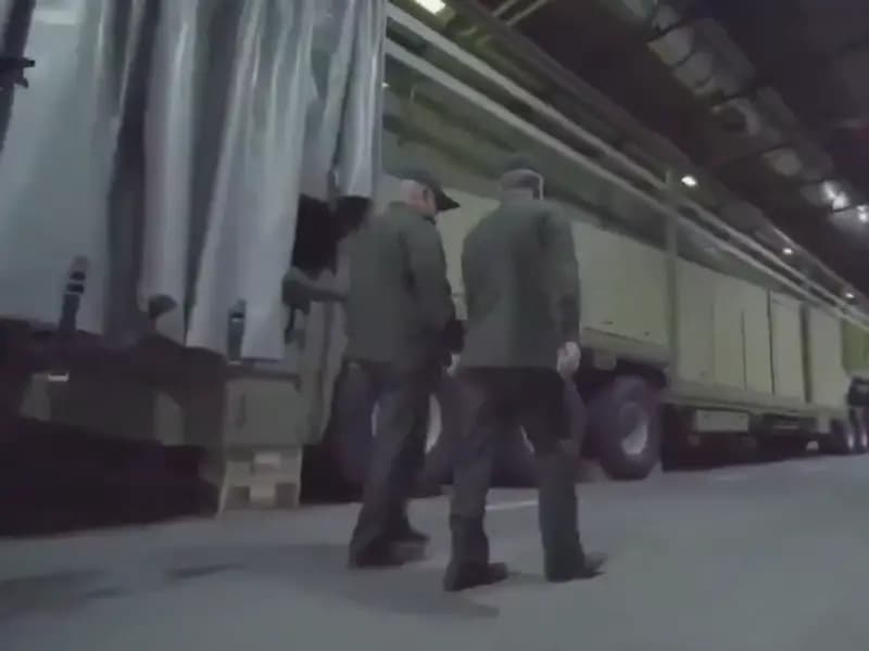 İran Devrim Muhafızları'nın Yeraltı Tünellerindeki Askeri Stokları