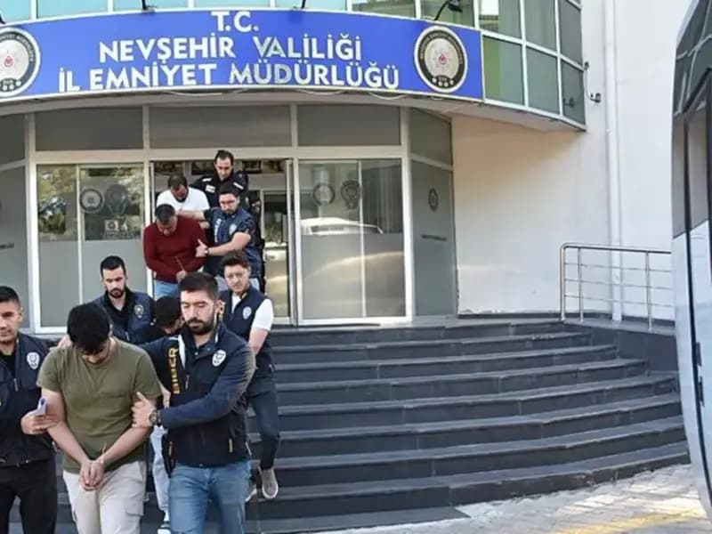 Berber Kılığında 1 Milyar Liralık Dolandırıcılık Şoku! Operasyonla Çökertildiler
