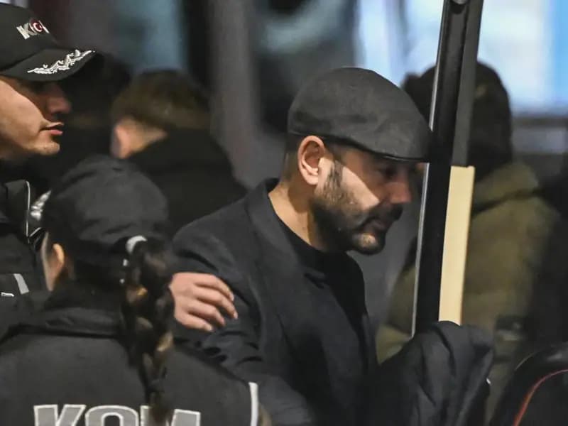 Beşiktaş Belediye Başkanı Akpolat İhale Yolsuzluğu Soruşturması Kapsamında Tutuklandı