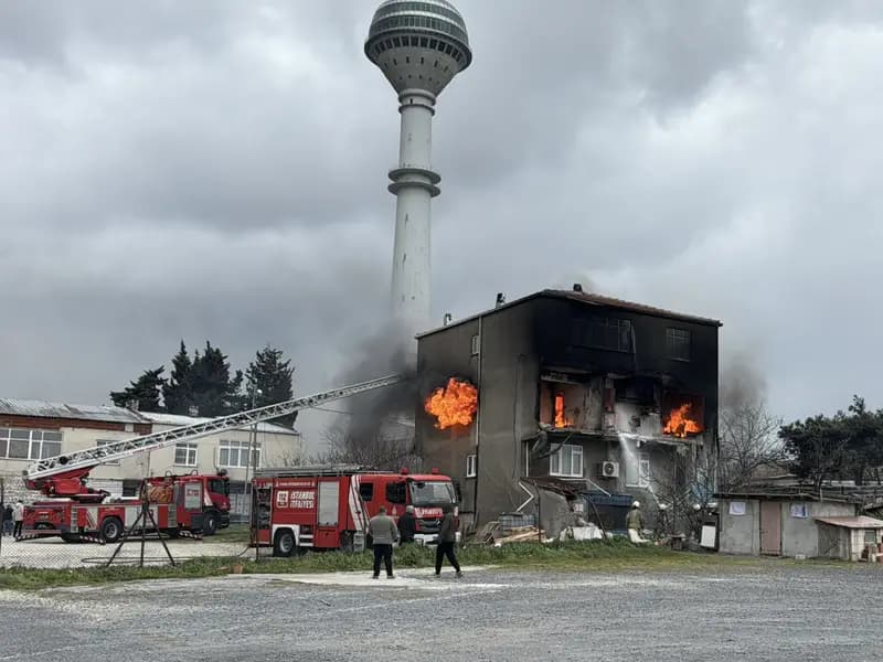 Büyükçekmece'de Korkutan Yangında 6 Kişi Kurtarıldı