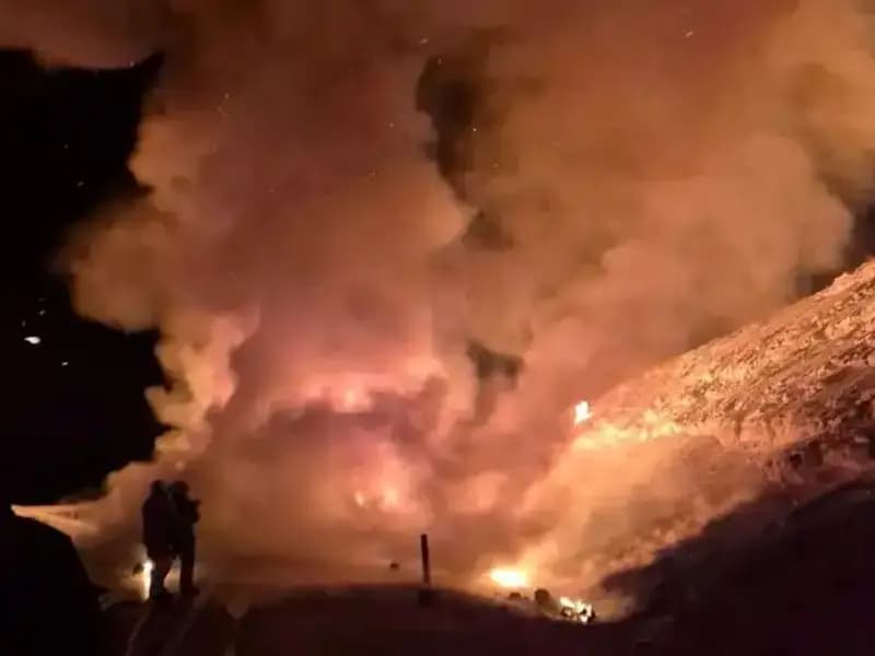 İplik Yüklü TIR Yangını: Ulaşımda Büyük Kaos Yaşandı