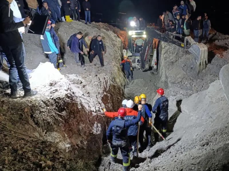 Amasya'da Göçük Sonucu 2 İşçi Hayatını Kaybetti