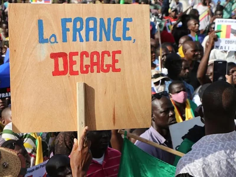 Afrika’daki Fransız Kışı Etkilerini Sürdürüyor