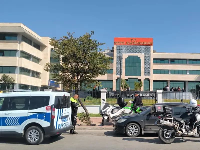 Kepez Hükümet Konağı'nda silahlı olay: Şüpheli teslim oldu