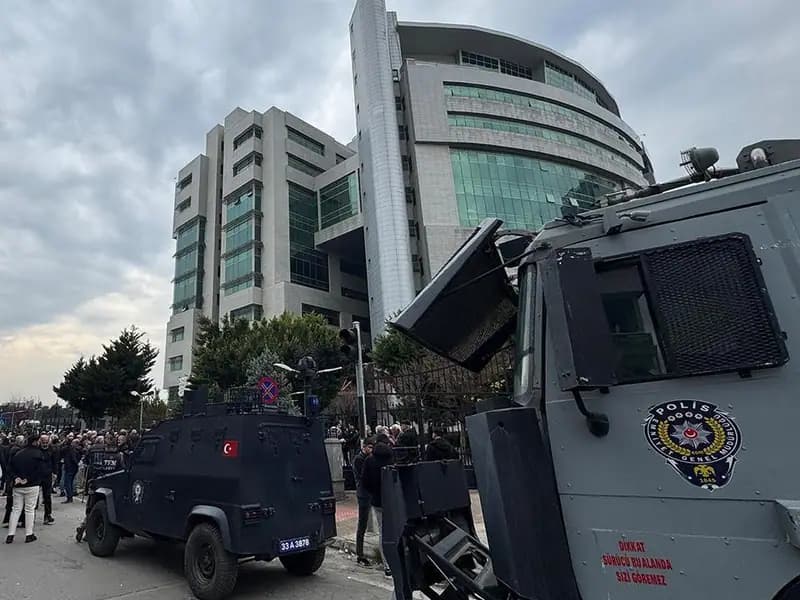 Akdeniz Belediye Başkanı Sarıyıldız'a Yerine Görevlendirme Yapıldı